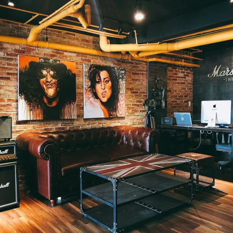 Marshall Store by District M tại Sài Gòn - cửa hàng Marshall ủy quyền đầu tiên của District M