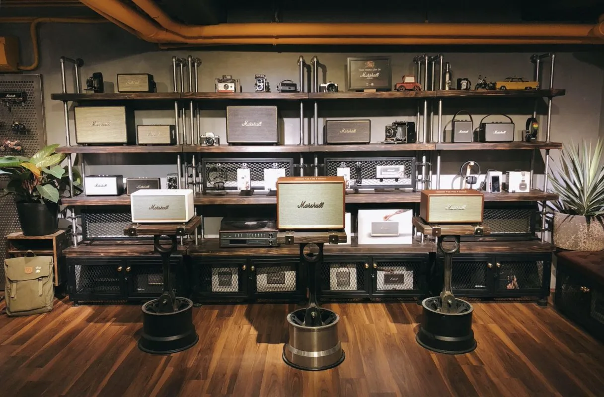Không gian industrial ấm cúng của Marshall Store Saigon by District M