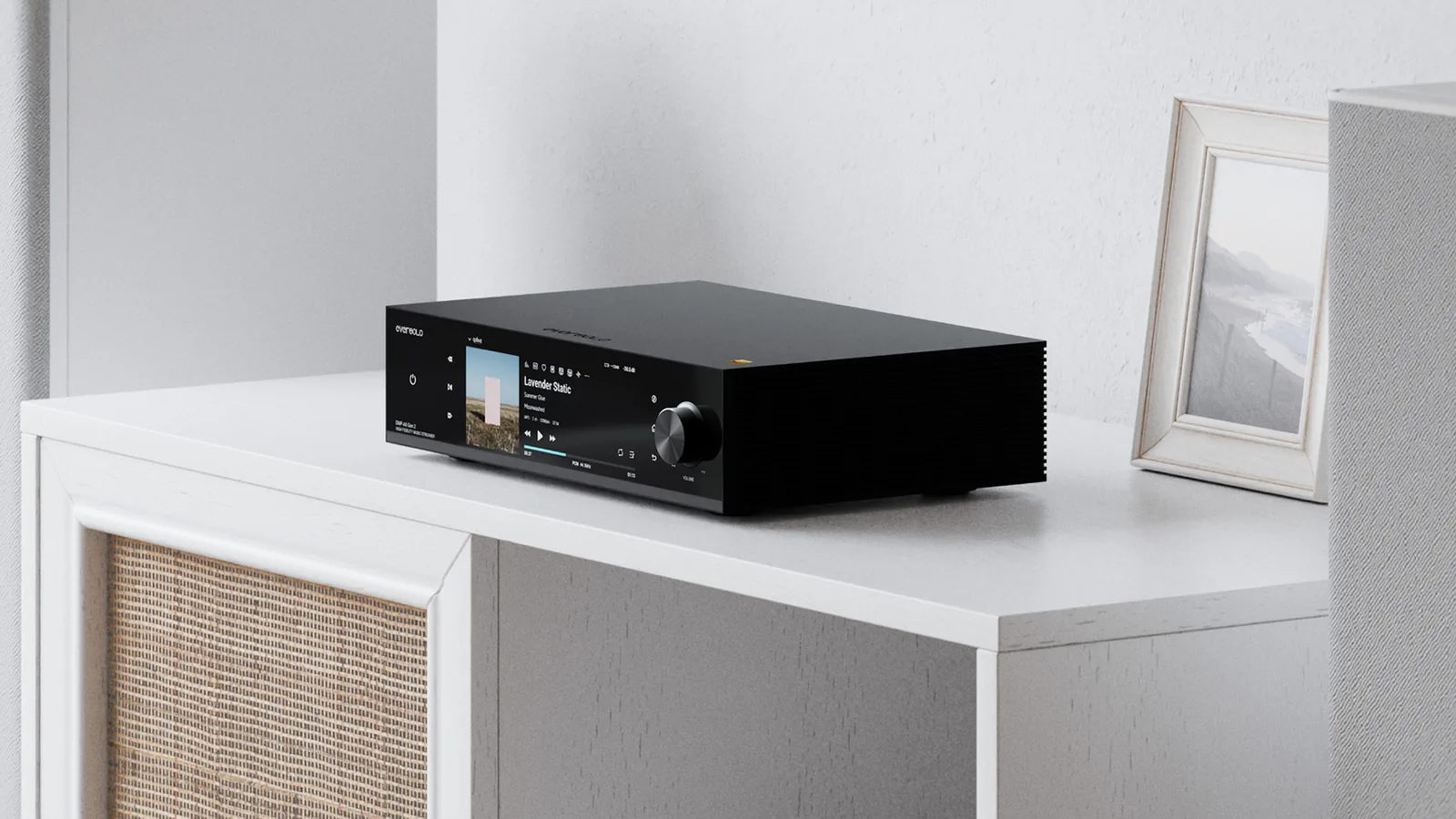 Eversolo DMP-A8 Gen 2 mặt trước với màn hình cảm ứng 8,6 inch và núm volume