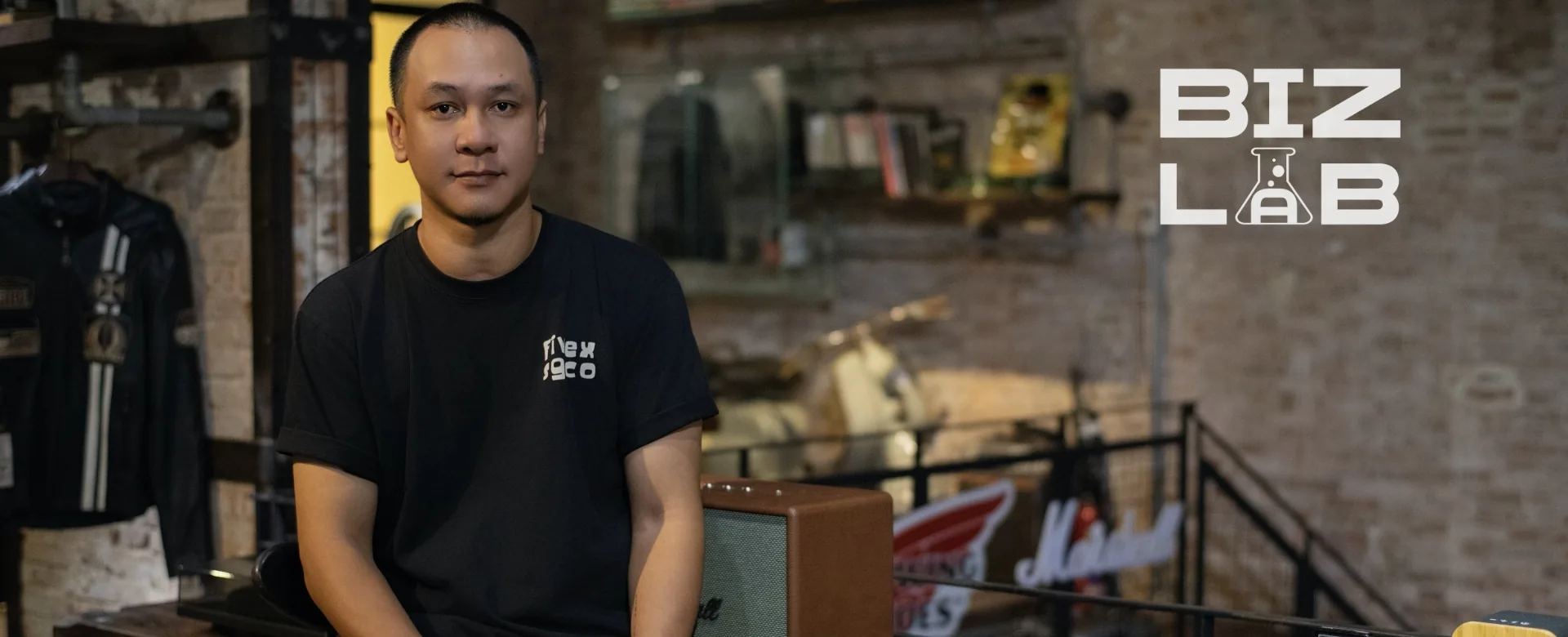 Founder Trần Mạnh Toàn của District M trong không gian store — ảnh từ bài phỏng vấn Men’s Folio