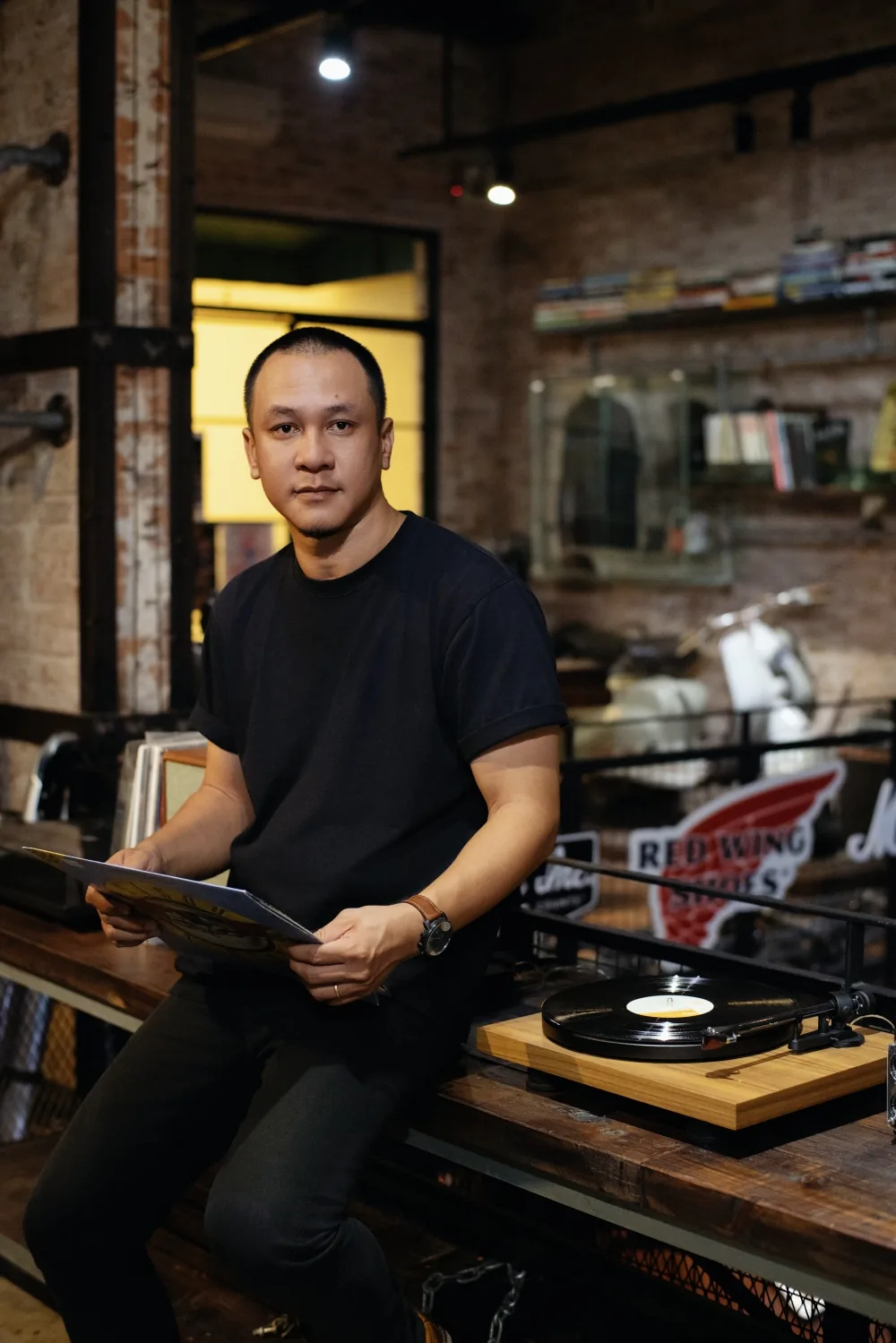 Không gian District M với loa Marshall và đồ lifestyle vintage